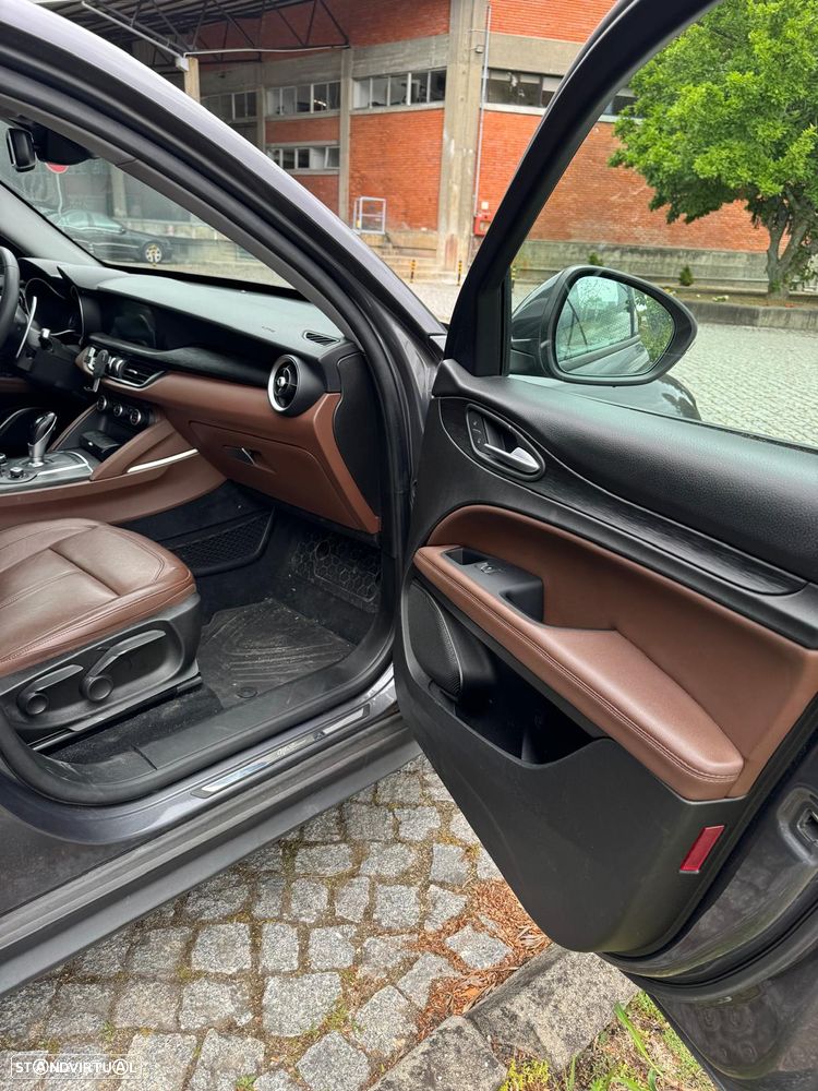 Alfa Romeo Stelvio 2.2 D AT8 - 5