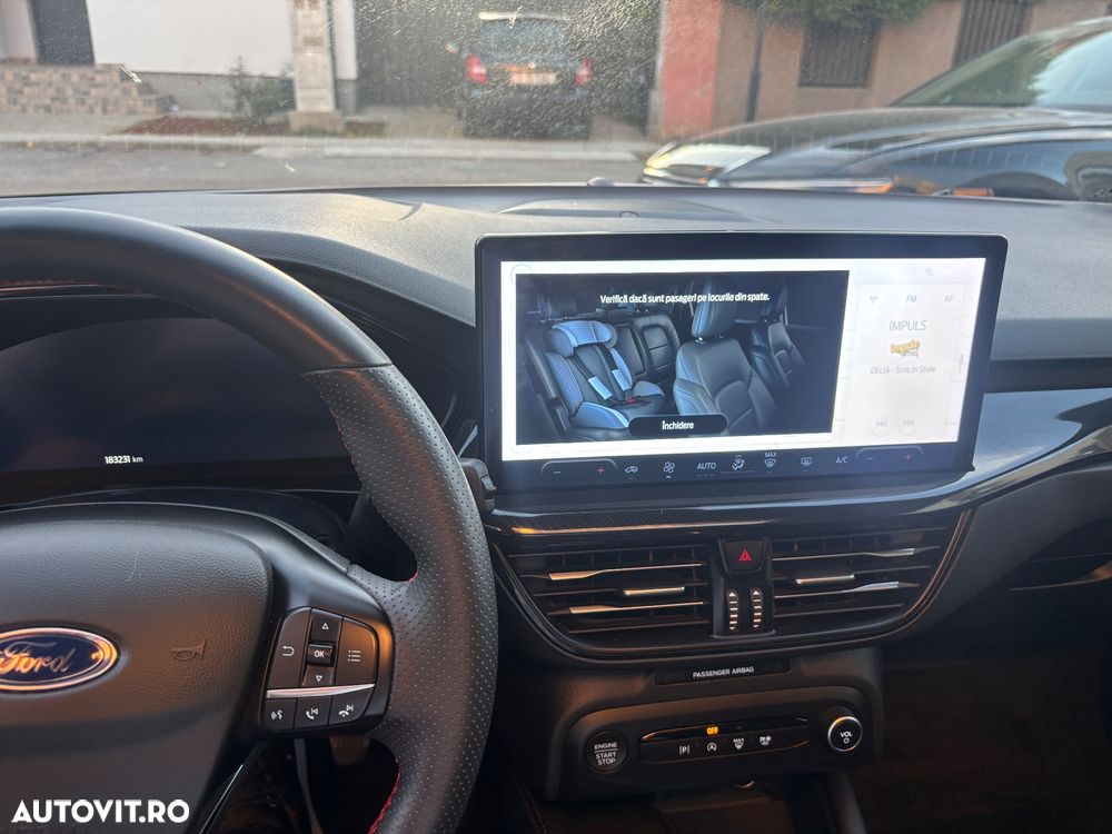 Ford Focus 1.0 EcoBoost 6MT MHEV ST-Line X - 21