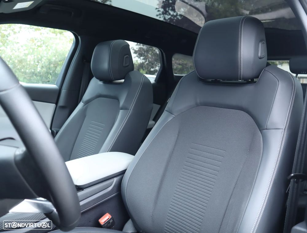 Ford Explorer 79 kWh Premium AWD - 26