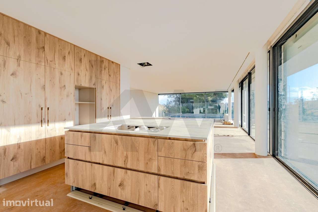 Moradia nova, luxo contemporâneo em Cascais, Birre, junto a campos de - Grande imagem: 4/34