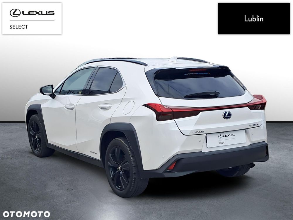 Lexus UX - 3