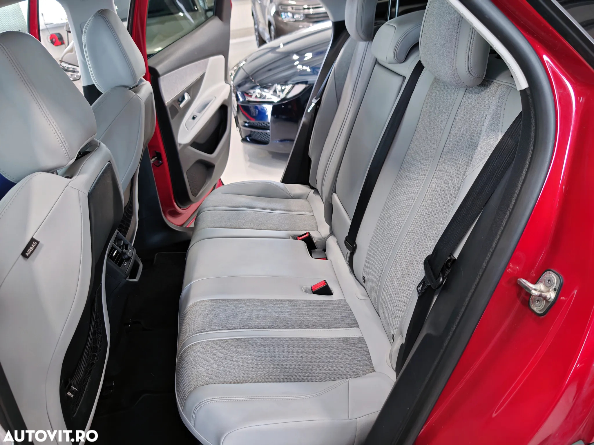 Peugeot 3008 1.2 PureTech S&S EAT8 Allure - 33