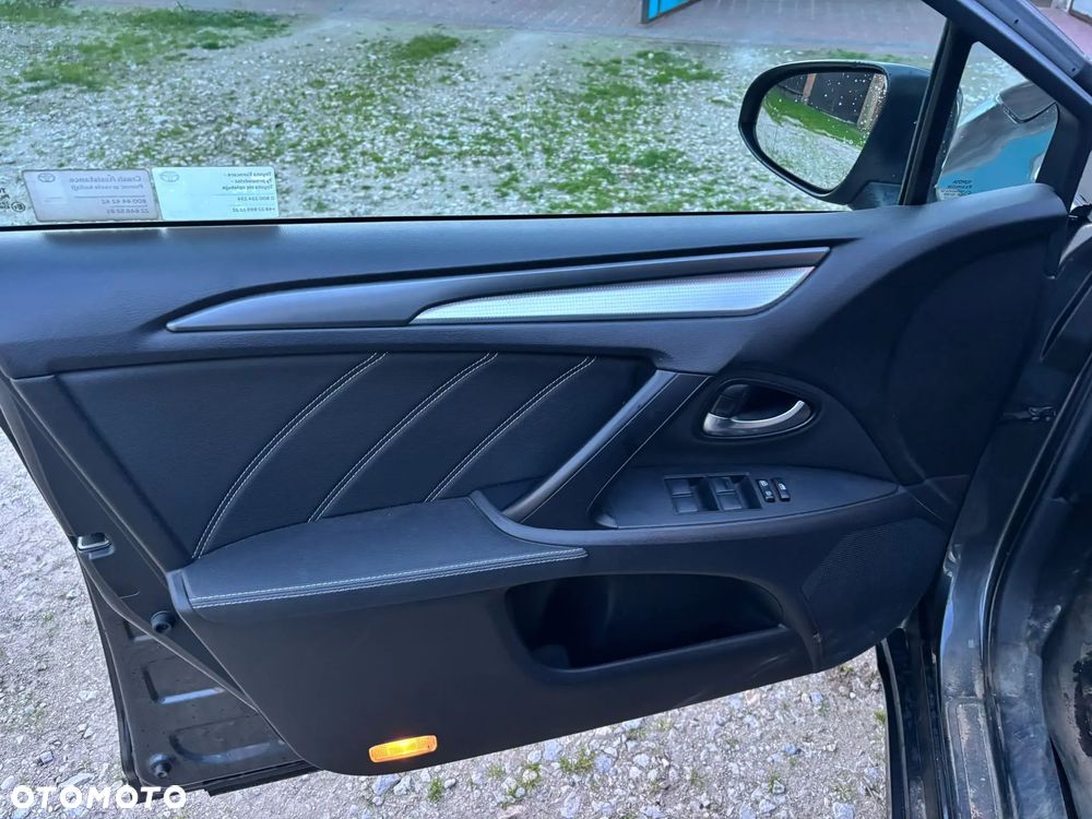 Toyota Avensis - 10