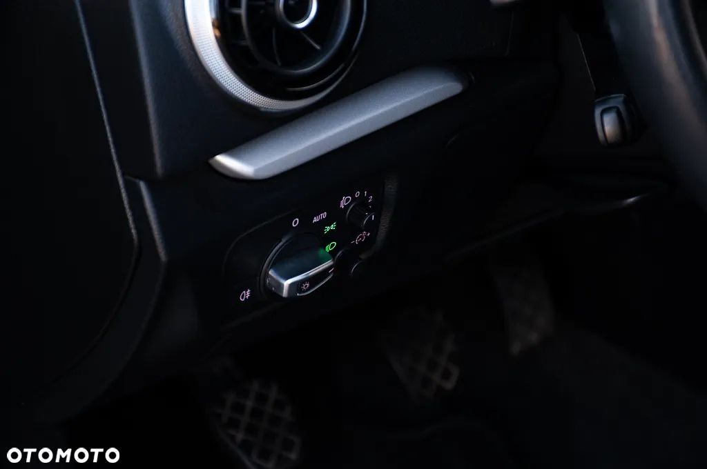 Audi A3 1.6 TDI DPF Attraction - 34