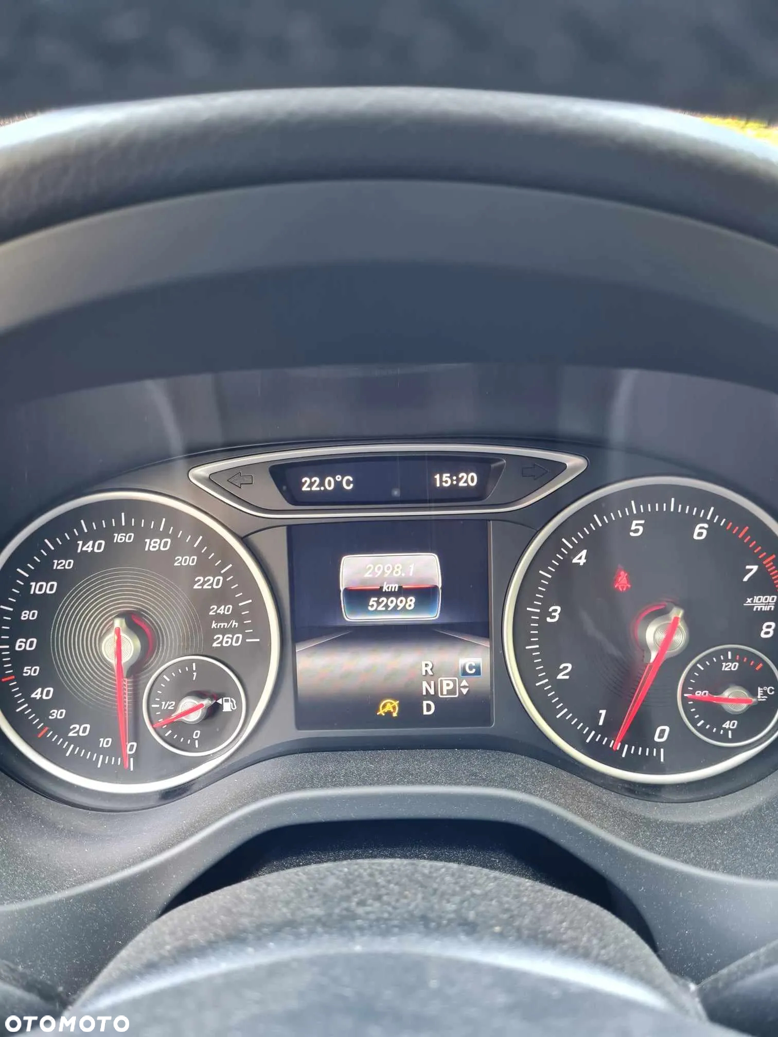 Mercedes-Benz GLA 180 7G-DCT - 4
