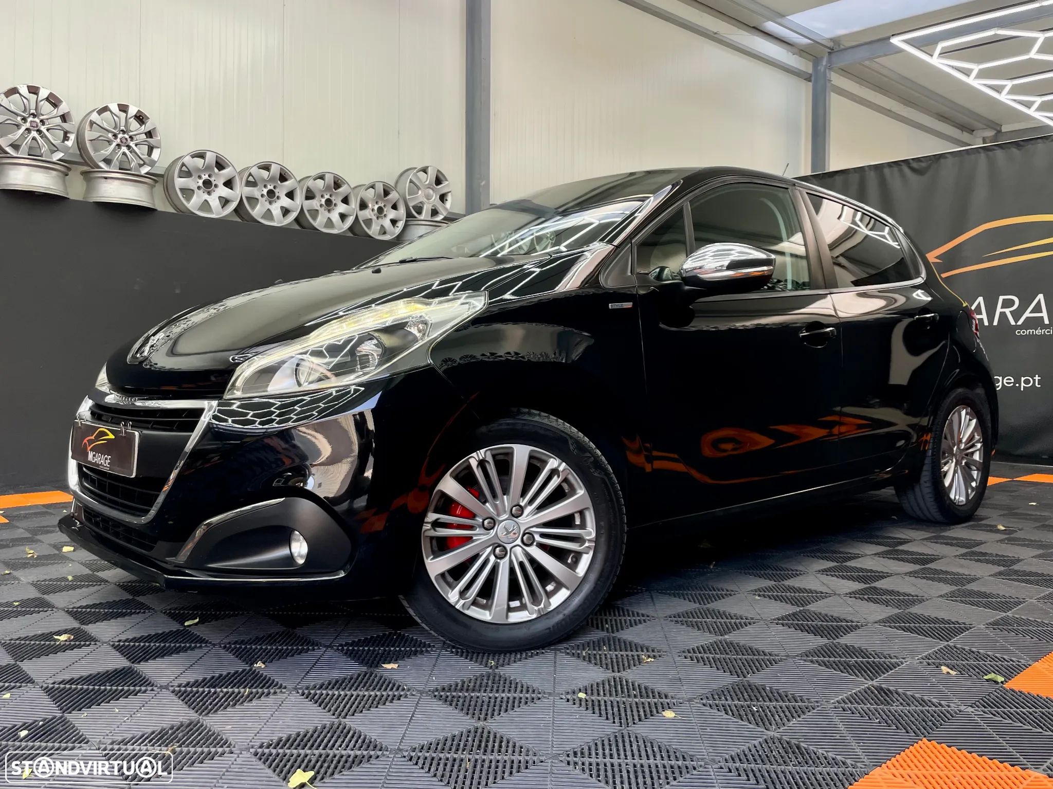 Peugeot 208 1.2 PureTech Style - 1
