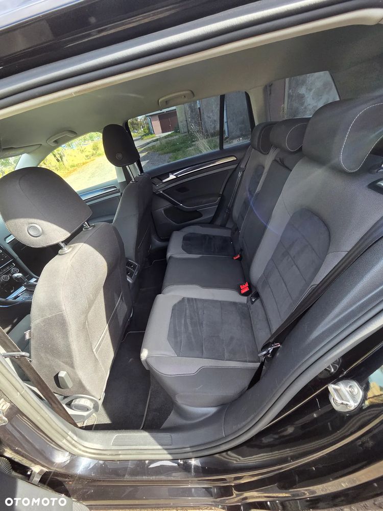 Volkswagen Golf - 6