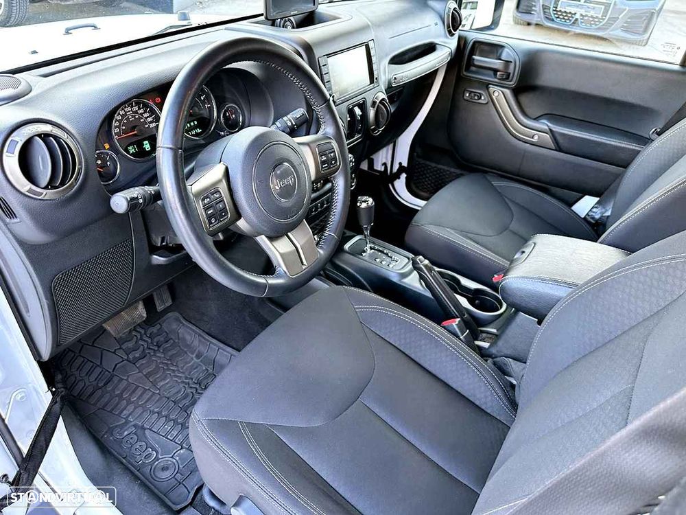 Jeep Wrangler Unlimited - 21