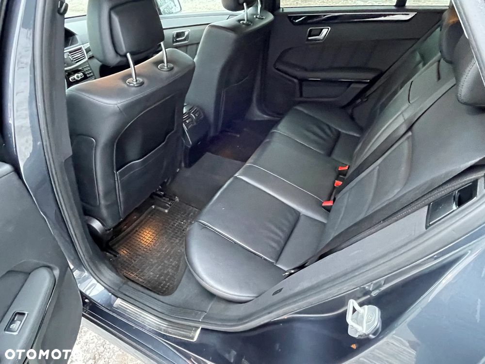 Mercedes-Benz Klasa E 200 CGI BlueEFFICIENCY Automatik Avantgarde - 17