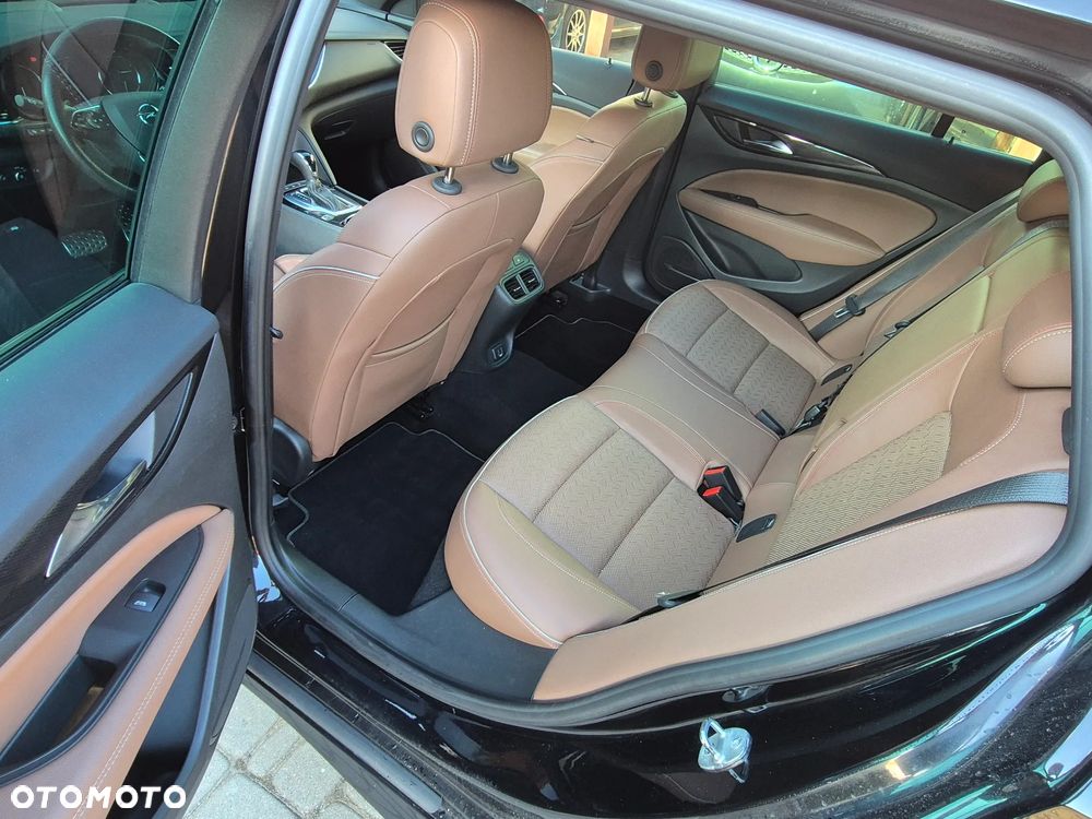 Opel Insignia - 25