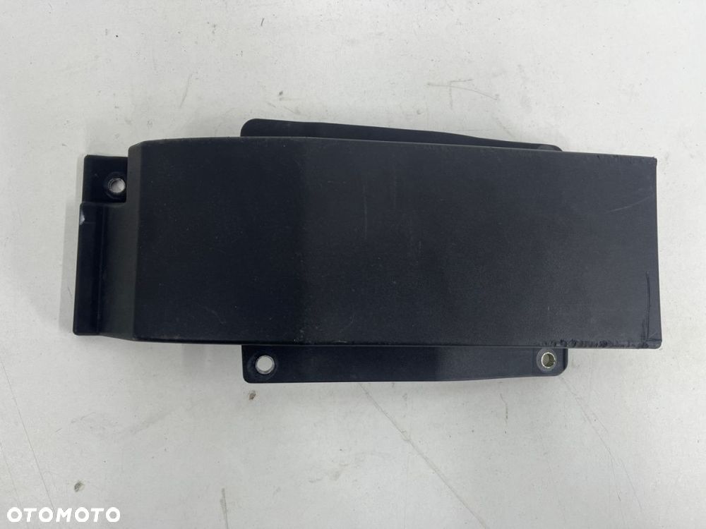 Listwa Iveco Daily IV 4 prawa nakładka karoseryjna boczna 14r.-> 5801521540 5801521537 - 4