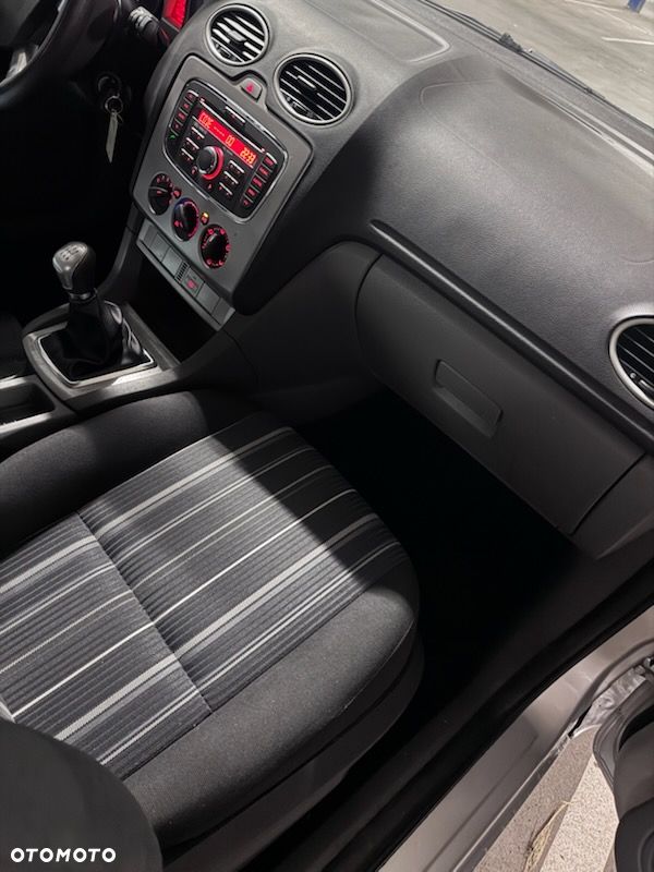 Ford Focus - 30