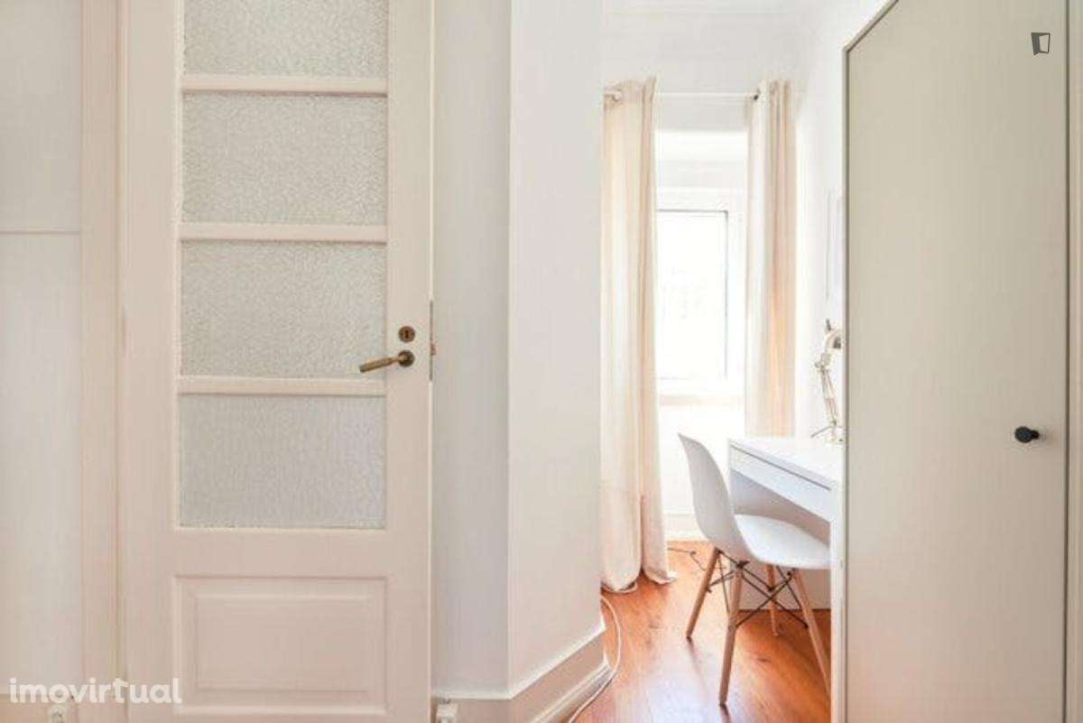 Quarto - localizado em Alameda Lisbon - Grande imagem: 4/15