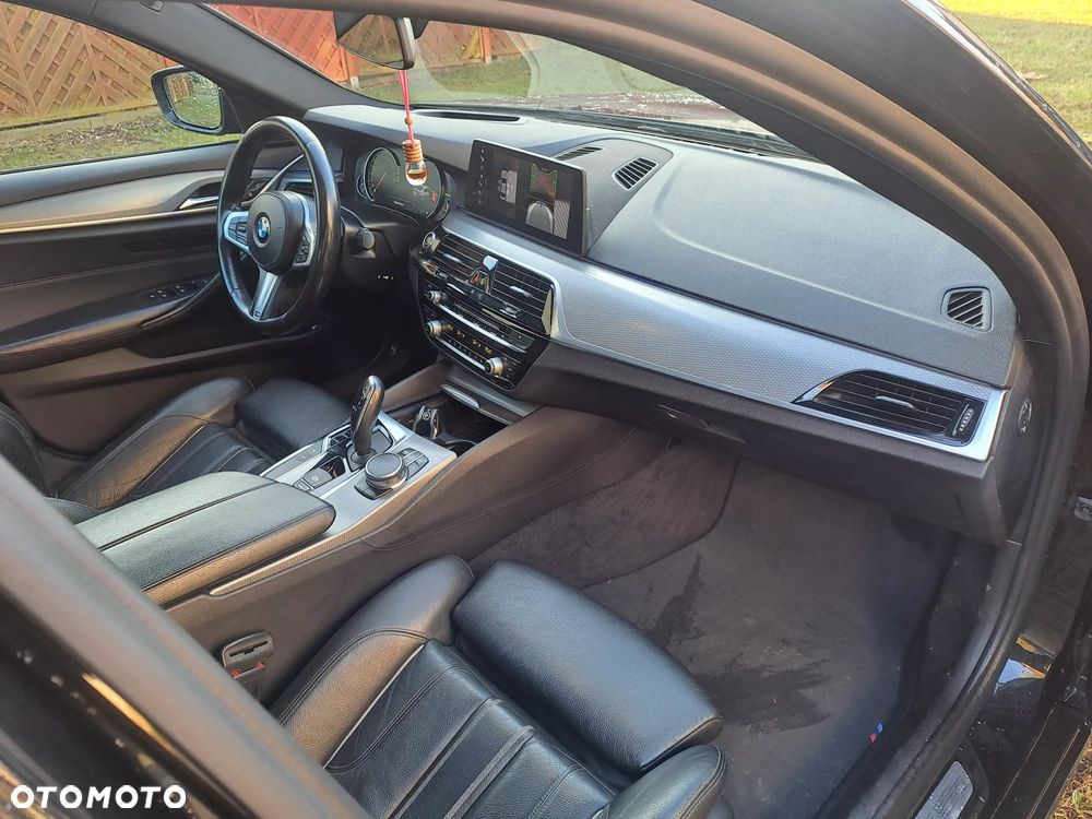 BMW Seria 5 520d M Sport Edition - 10