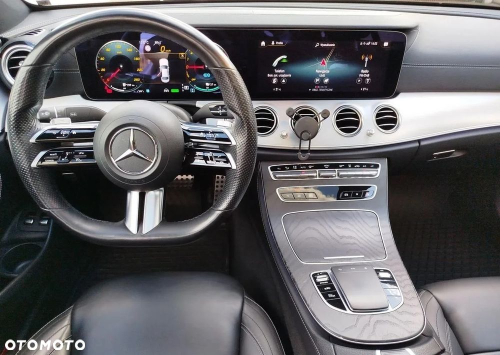 Mercedes-Benz Klasa E 300 9G-TRONIC AMG Line - 13