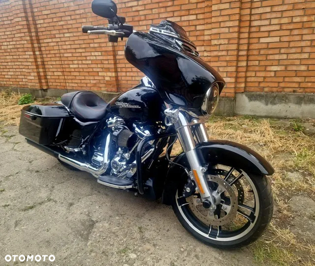 Harley-Davidson Touring Street Glide - 4