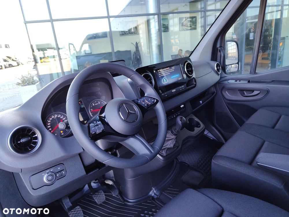 Mercedes-Benz Sprinter - 8