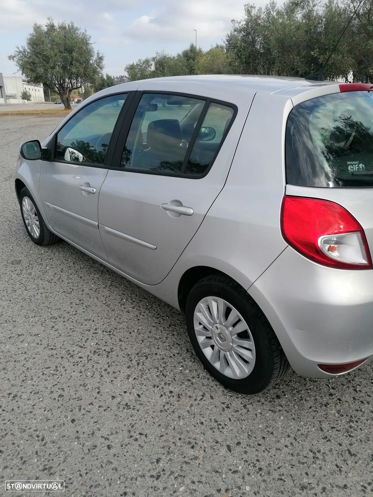 Renault Clio - 10