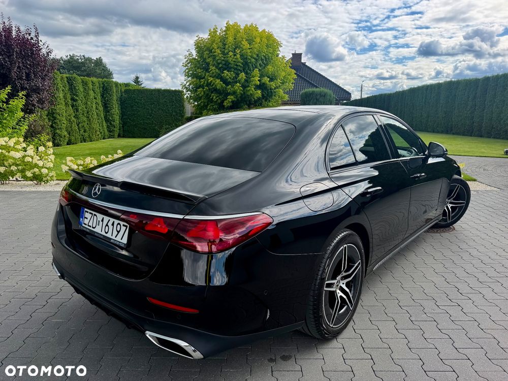 Mercedes-Benz Klasa E 220 d mHEV 4-Matic AMG 9G-Tronic - 22