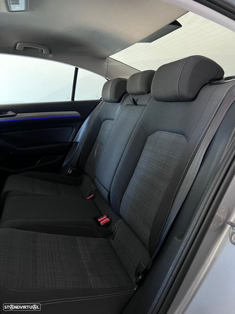 VW Passat 1.6 TDI Highline DSG - 18