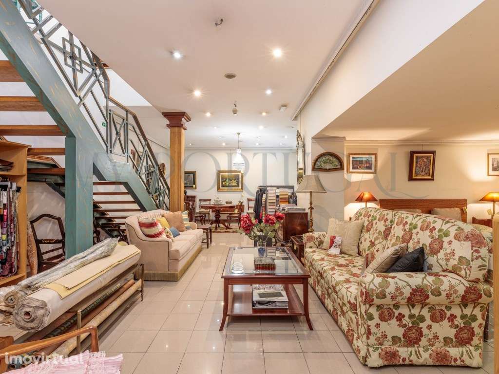 Oportunidade Única! Espaçosa Loja de Gaveto com 270m² na Prestigiad... - Grande imagem: 5/26