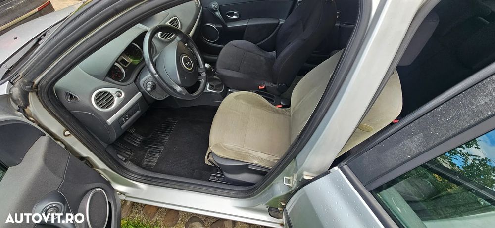 Renault Clio III 1.4 Dynamique - 8