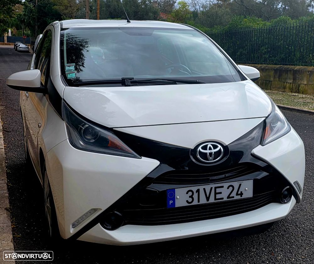 Toyota Aygo 1.0 X-Play Plus - 4
