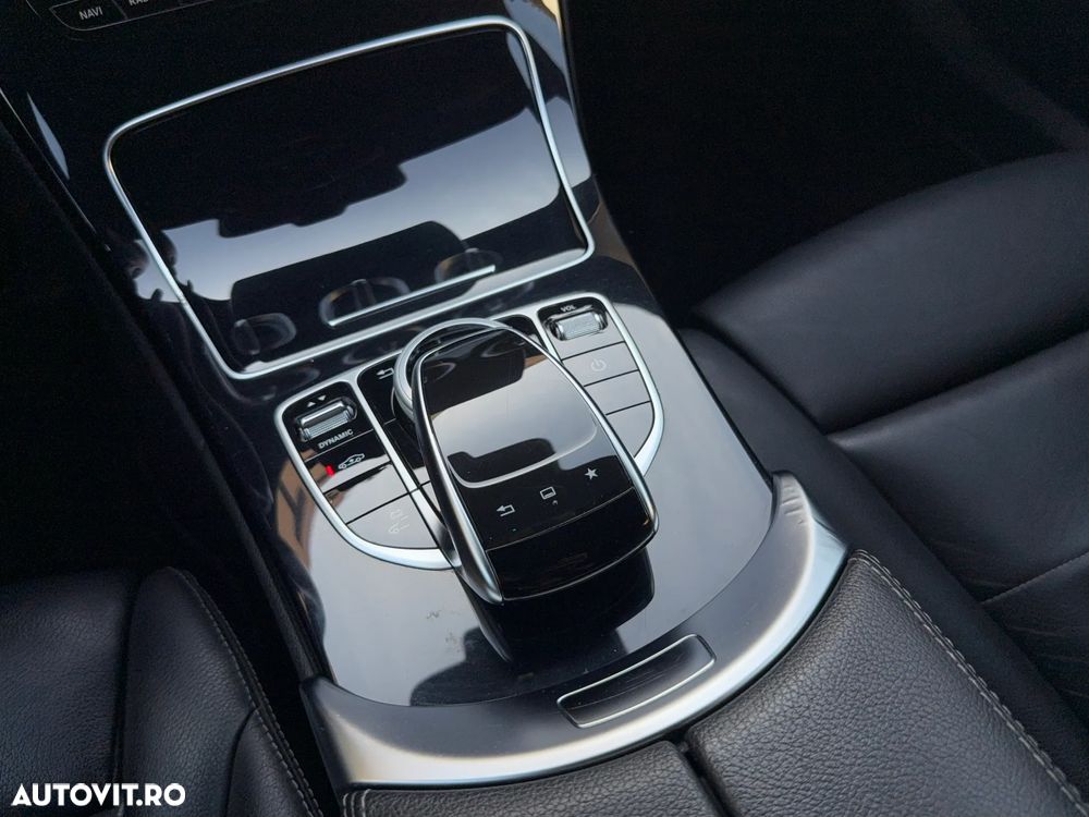 Mercedes-Benz C - 21