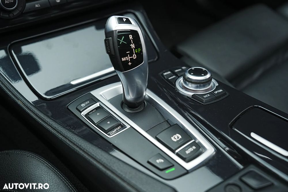 BMW Seria 5 525d Aut. Luxury Line - 37