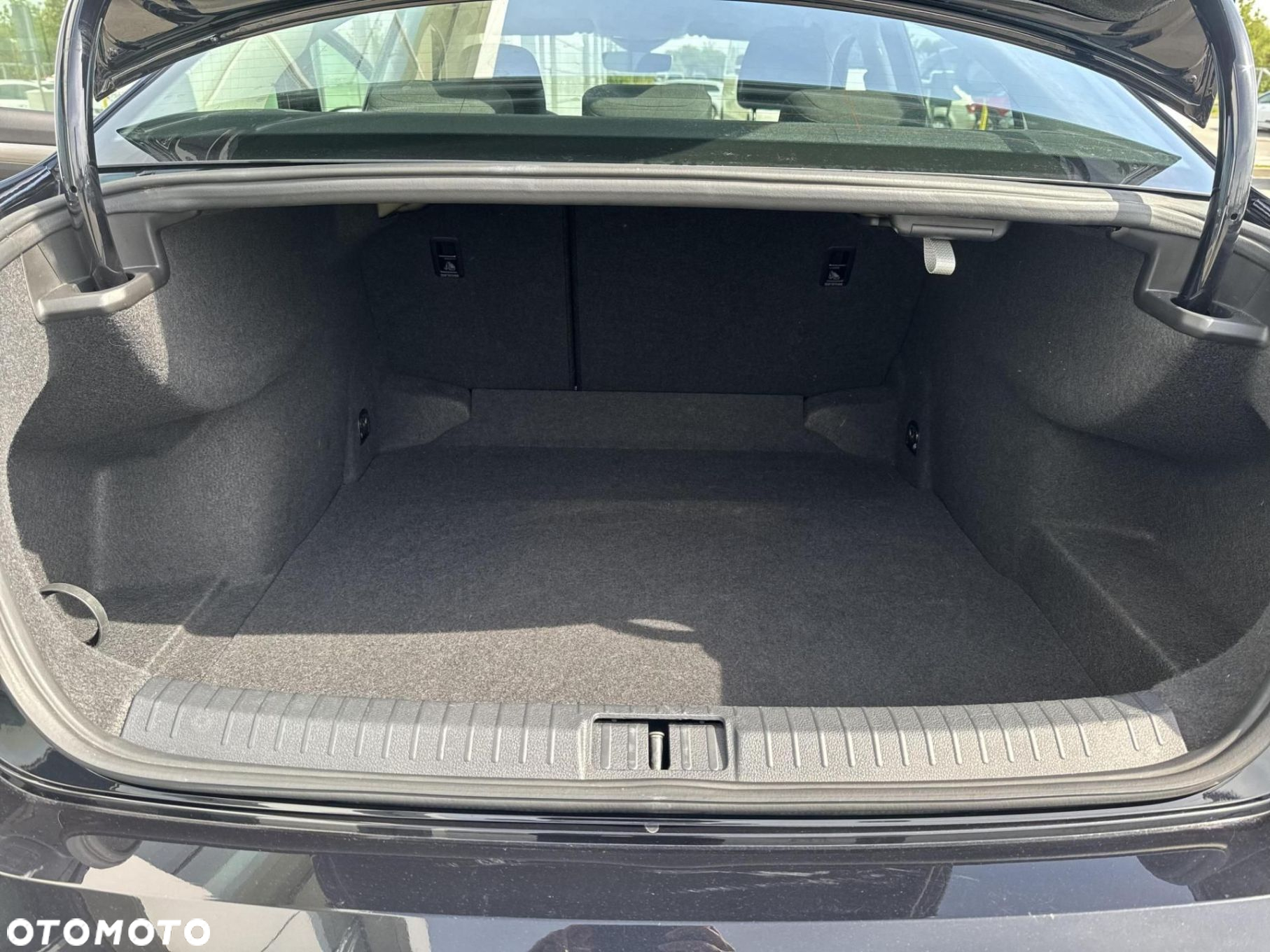 Volkswagen Passat - 17