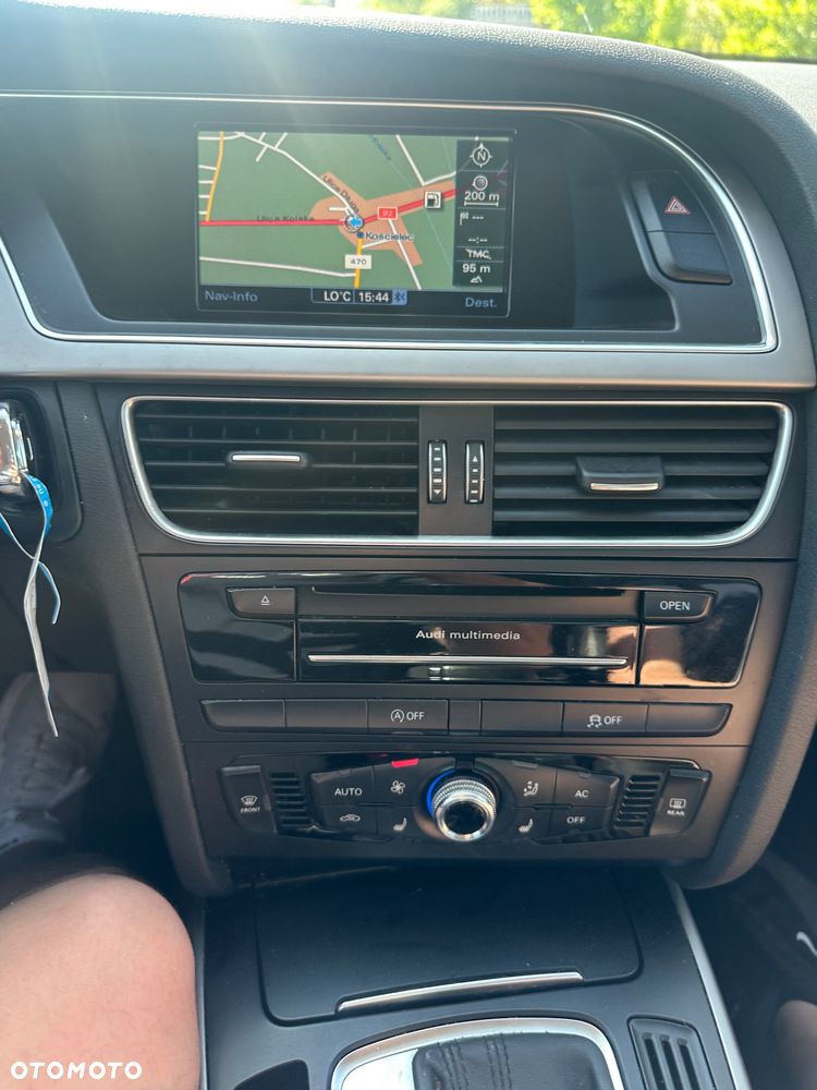 Audi A4 Limousine - 15