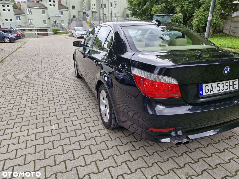 BMW Seria 5 523i - 5