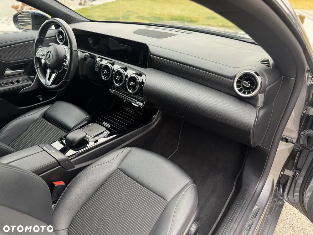 Mercedes-Benz CLA 200 d 8G-DCT Special Edition - 24