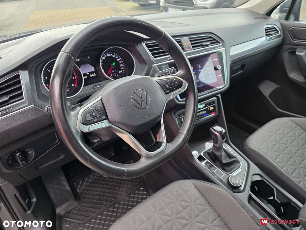 Volkswagen Tiguan - 17