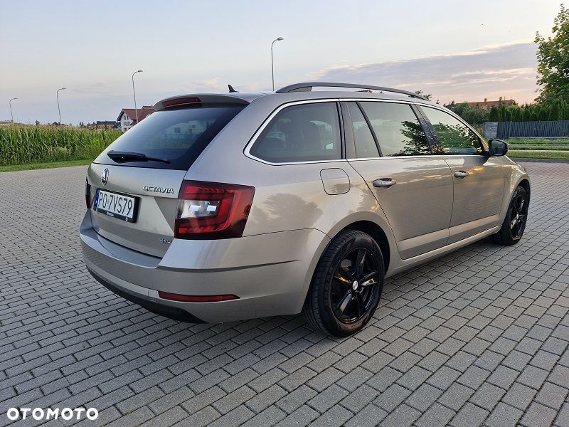 Skoda Octavia 2.0 TDI 4x4 Style DSG - 5