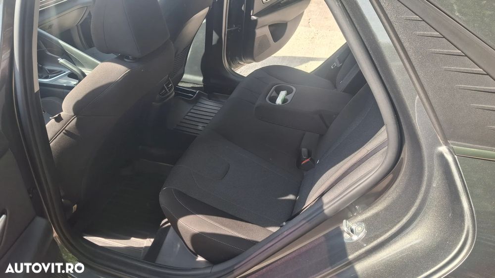 Hyundai Elantra - 3