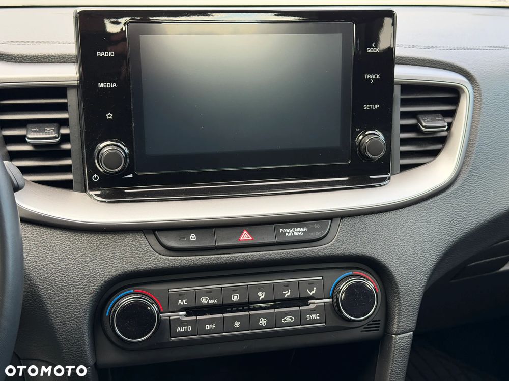 Kia Ceed 1.5 T-GDI M DCT - 19