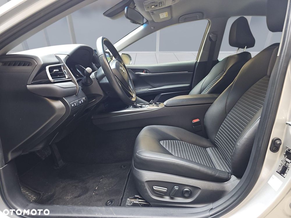Toyota Camry 2.5 Hybrid Prestige CVT - 9