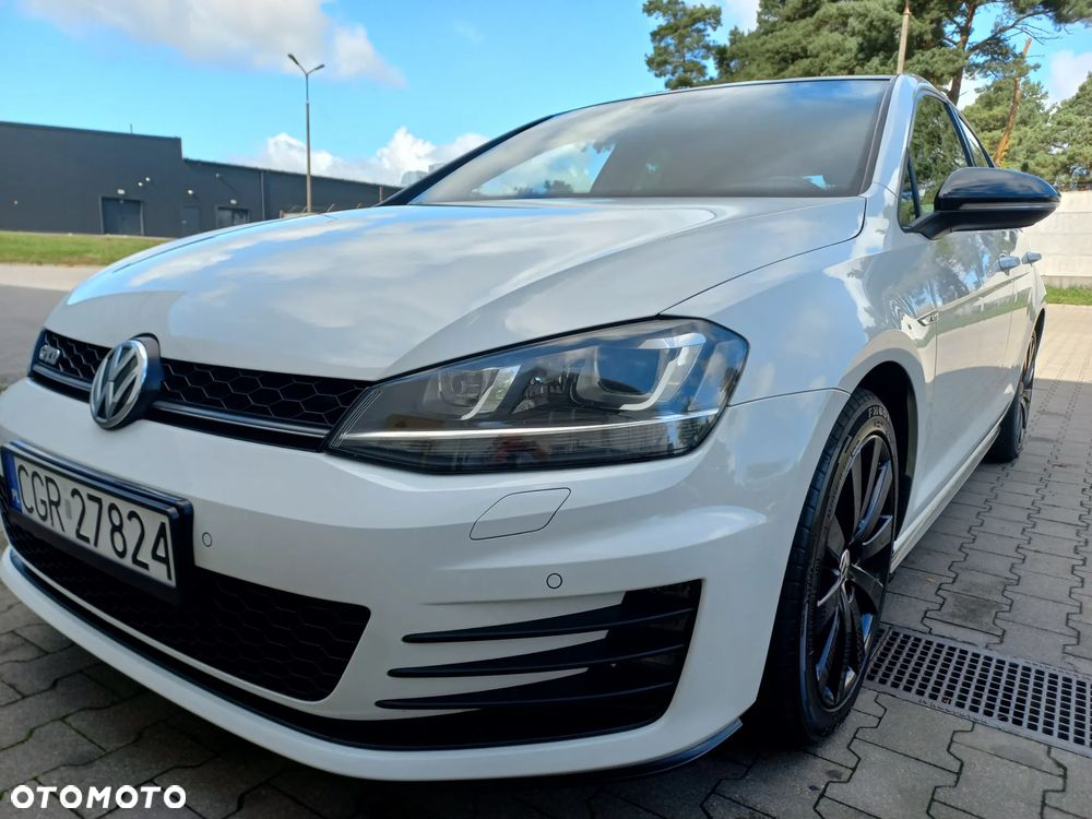 Volkswagen Golf - 11