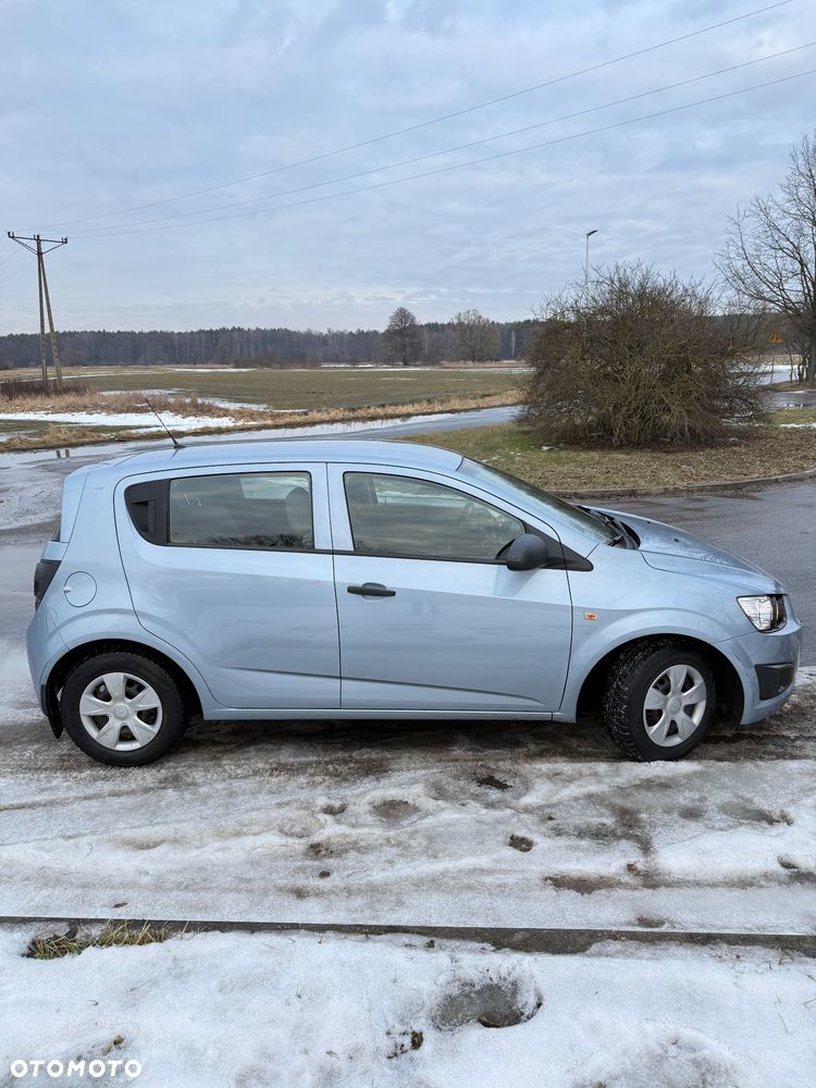 Chevrolet Aveo - 4