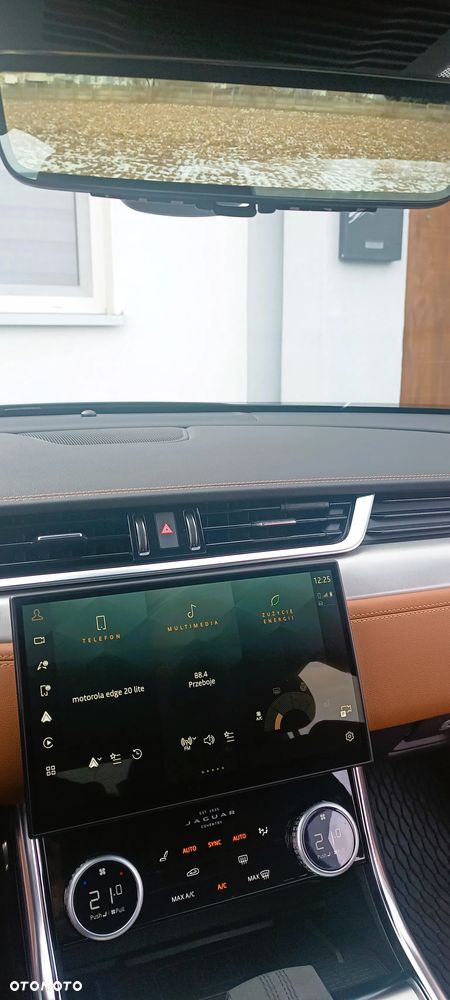 Jaguar XF P250 R-Dynamic SE - 11