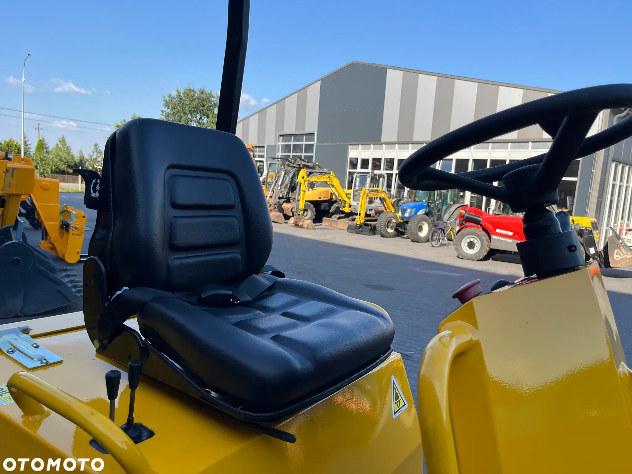 Thwaites MACH 201 - 32