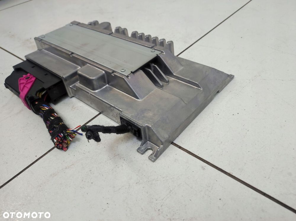 wzmacniacz radia subwoofer audi q8 e-tron - 3