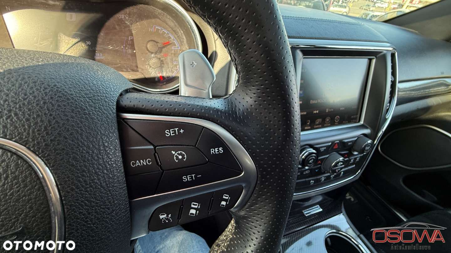 Jeep Grand Cherokee - 26