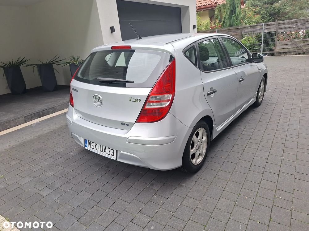 Hyundai i30 1.6 CRDI blue Style - 11