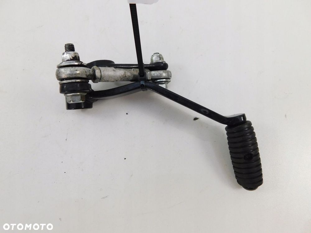 BENELLI BN 125 DŹWIGNIA ZMIANY BIEGÓW - 1