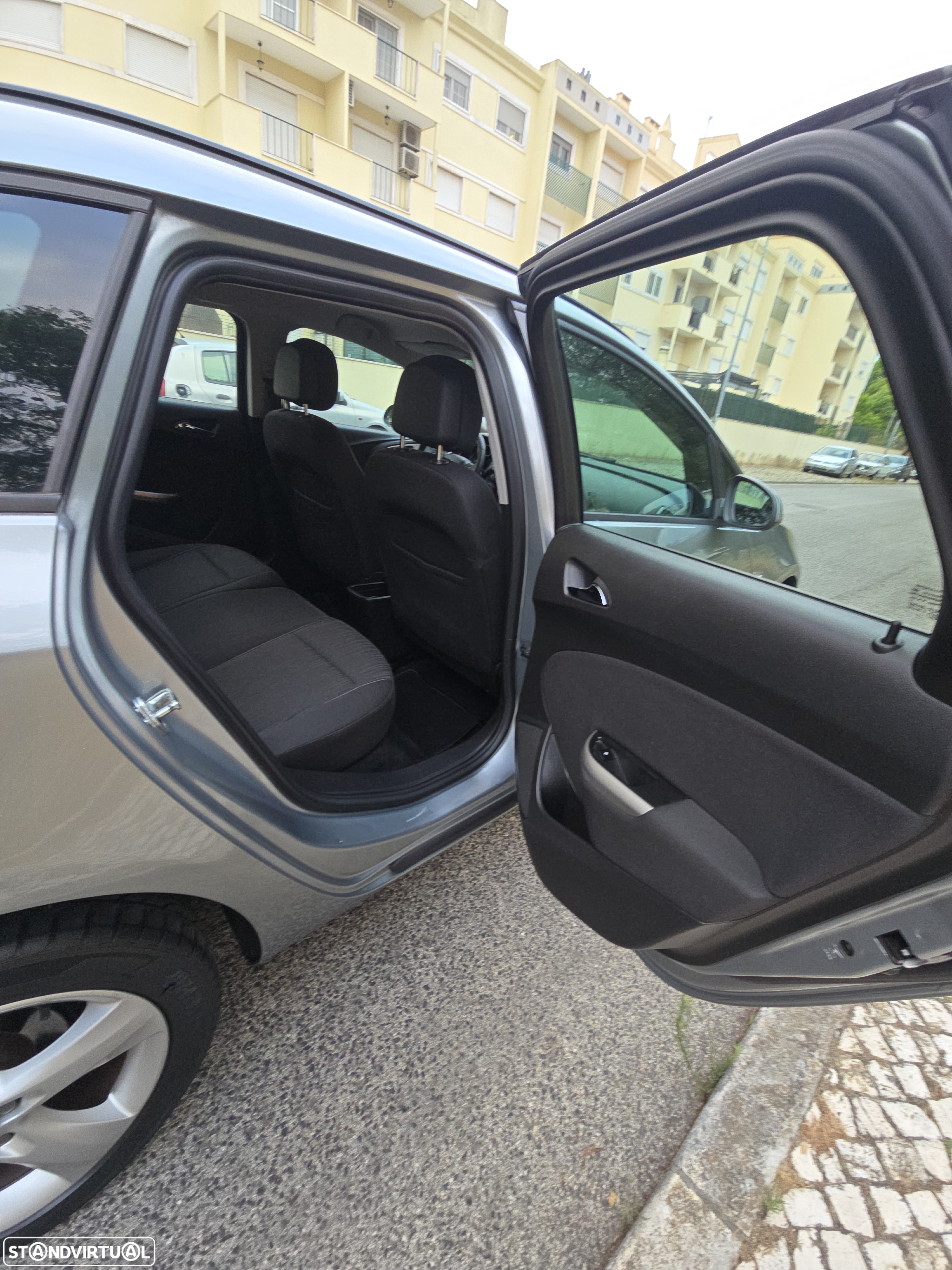 Opel Astra Sports Tourer 1.4 Executive J16 - 25