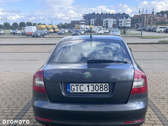 Skoda Octavia 1.8 TSI Ambiente - 9