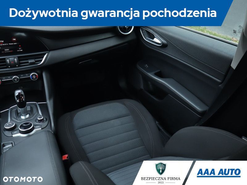 Alfa Romeo Giulia - 10