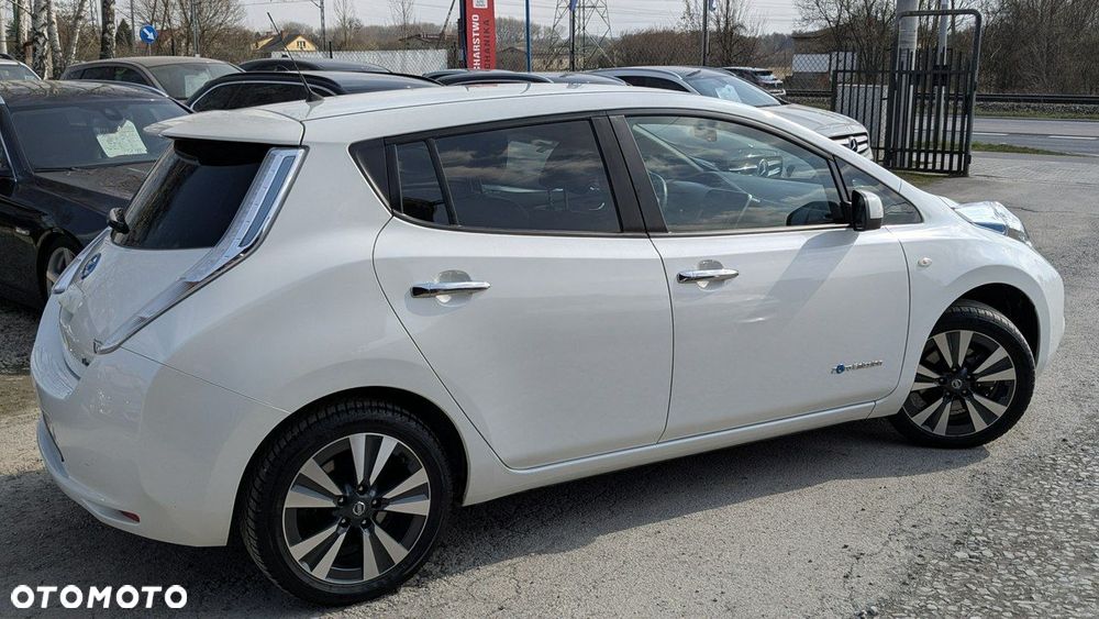Nissan Leaf - 12